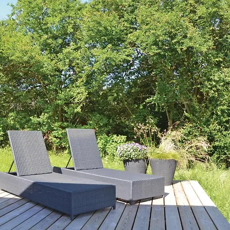 Feriehus Three-bedroom In Jagerspris *