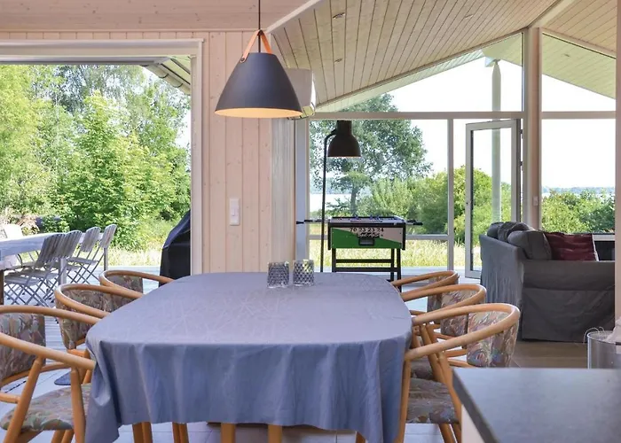 Three-bedroom In Jagerspris Jaegerspris